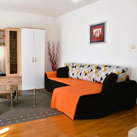 Panorama With Private Parking Apartman Cres