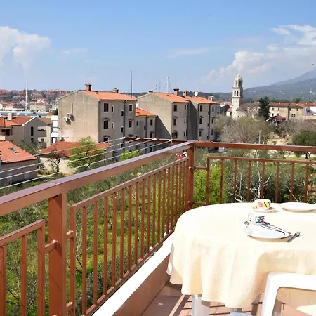 Panorama With Private Parking Apartman Cres