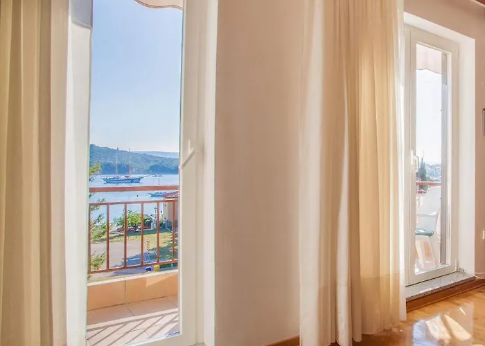 Apartament Panorama With Private Parking Cres